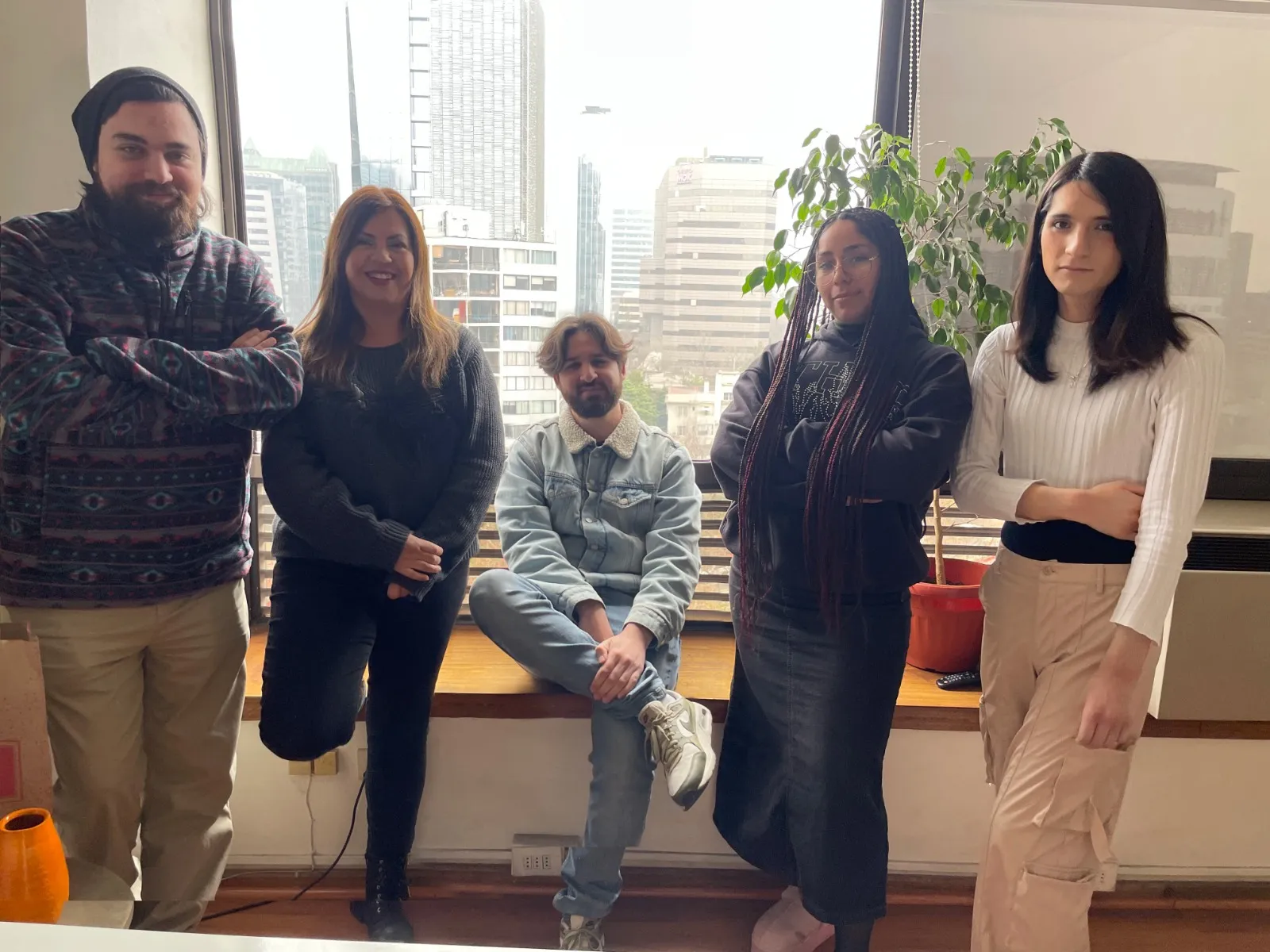 Parte del equipo de desarrollo de Taller Digital en las oficinas de Providencia, Santiago